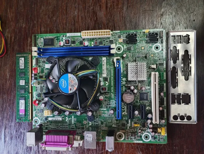 Kit Pc Placa Mãe Intel DH61CP + Processador I3 2 geração + 4GB Memória RAM DDR3<br>