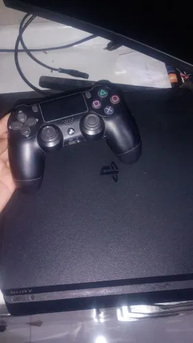 Ps4 slim. Semi novo excelente, Nunca deu problema e nunca foi aberto.