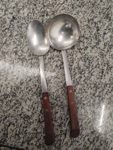 Colheres pra pegar arroz e feijão