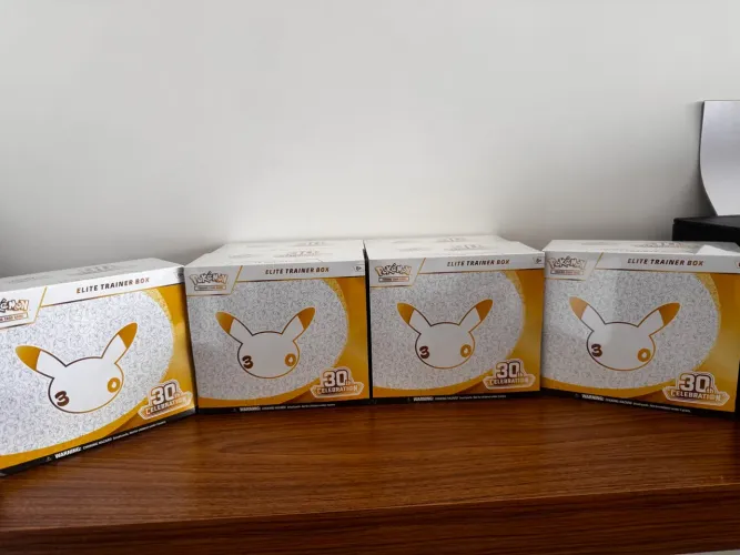 ETB INGLÊS POKÉMON 30 ANOS