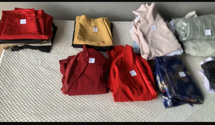 Vendo roupas e sapatos  
