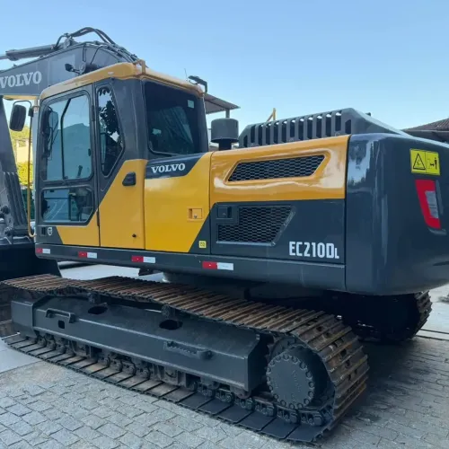 ESCAVADEIRA HIDRÁULICA - VOLVO ?