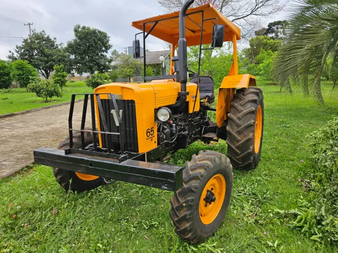 Vende-se Trator Valmet 65 Impecável 