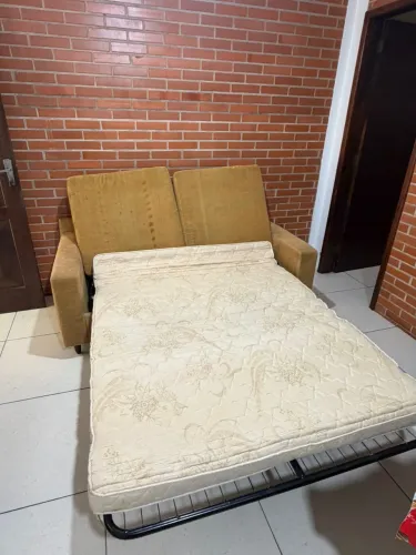 Sofá cama casal - em bom estado 
