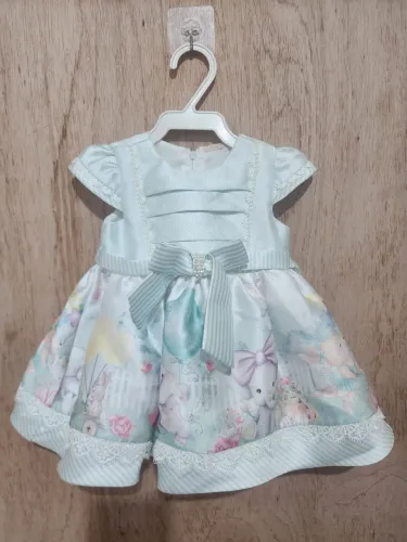 Vestido bebê de até 9 meses ele e lindo demais novíssimo 