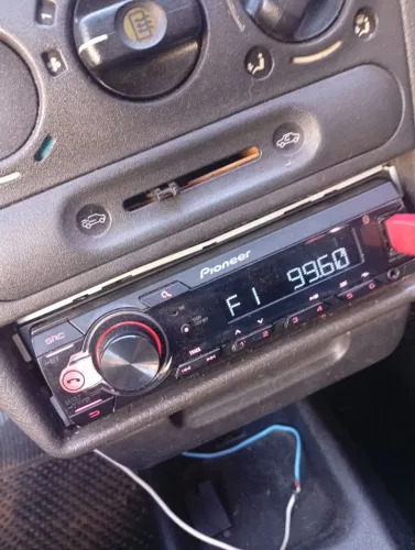 Rádio Pioneer bluetooth