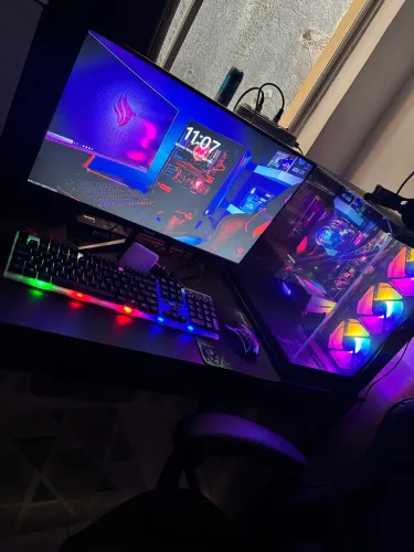 PC GAMER COMPLETO COM APENAS 1 MÊS DE USO, INCLUINDO MESA E CADEIRA!!!