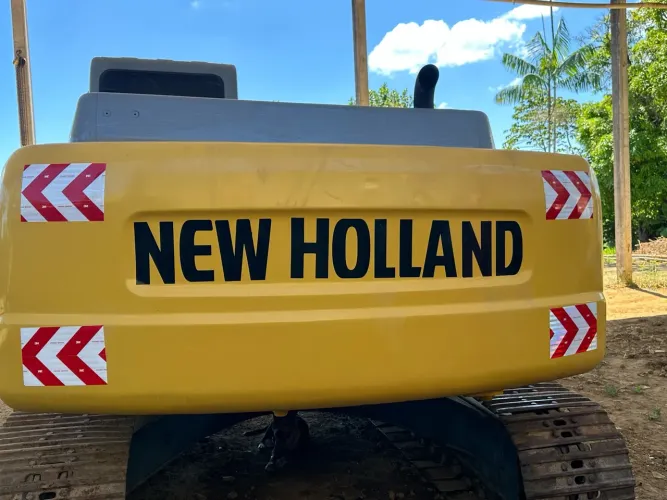 Escavadeira NEW HOLLAND