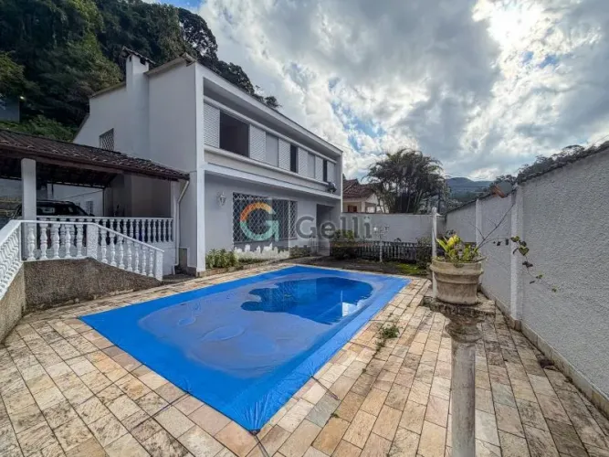 Casa- Petrópolis, São Sebastião