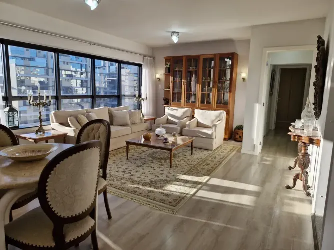 Apartamento para venda possui 115 metros quadrados com 3 quartos em Água Verde - Curitiba