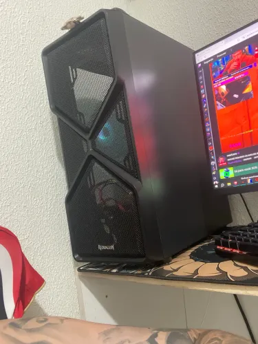 Gabinete PC gamer 