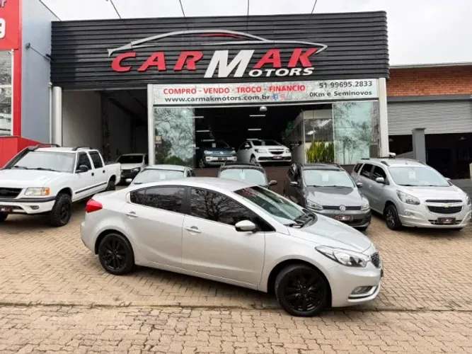 Kia Motors Cerato 1.6 16 V Flex Mec. 2014