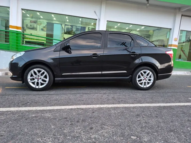 Fiat Grand Siena Essence Dual. 1.6 Flex 16V 2016