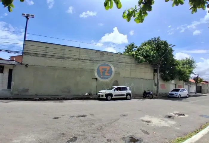 Locação de Comercial / Armazém na cidade de Fortaleza