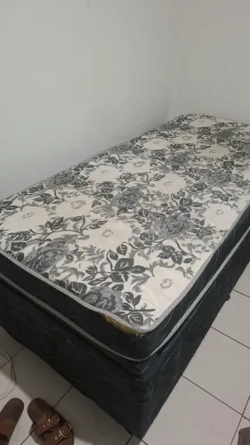 Cama solteirão baú (Em excelente estado)