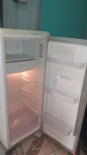 Geladeira usada mais gela bem