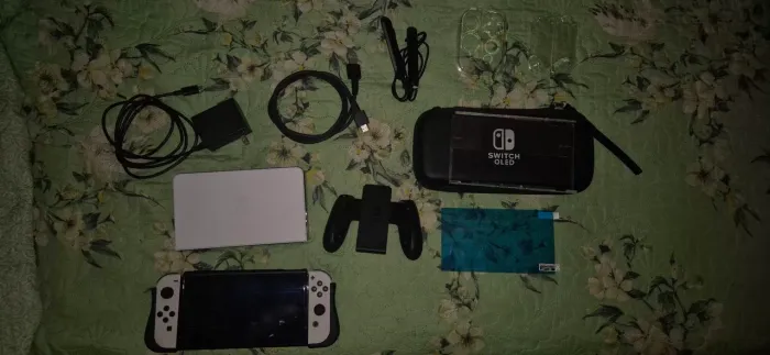 Nintendo Switch OLED Branco Desbloqueado | 64GB + Cartão 256GB | Lotado de Jogos