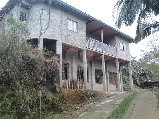 Chácara com 4 quartos à venda em São João - SP