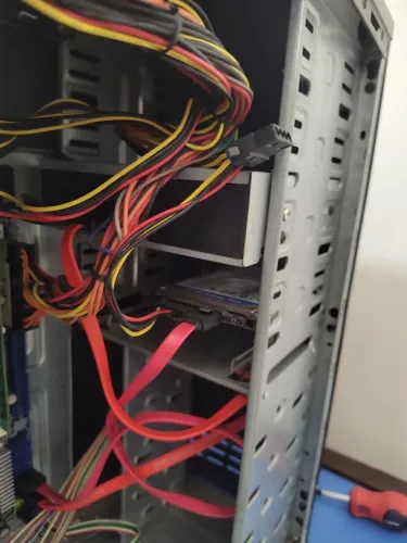 Vendo computador desktop.
