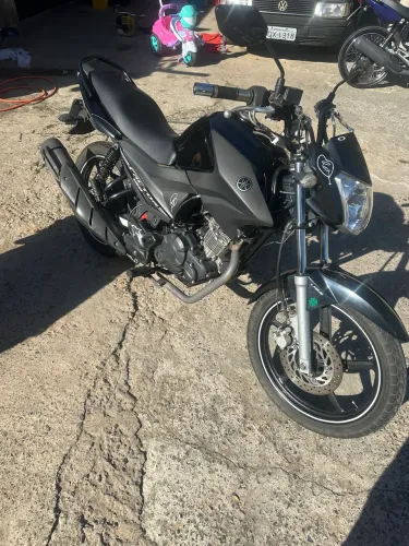 Vendo factor moto possui manual chave reserva