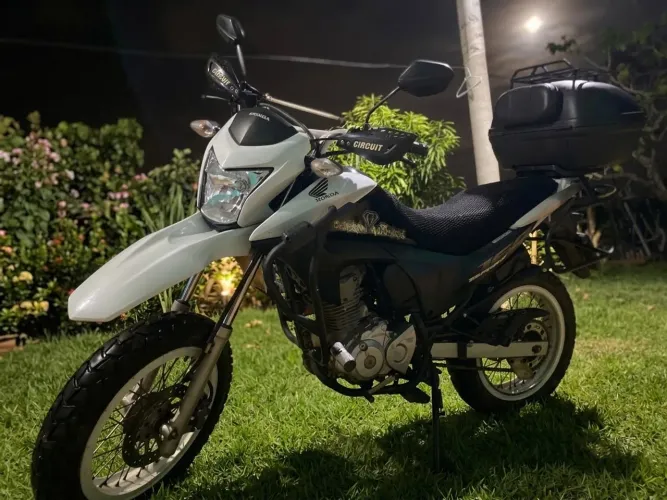 Vendo uma moto
