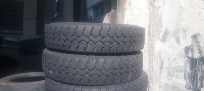 Pneus 750-16