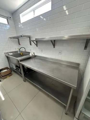 KIT INOX QUARIINOX ? MESA + PIA + PRATELEIRA + ESCORREDOR
