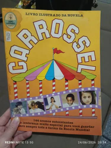 Álbum de figurinhas completo da novela carrossel relíquia