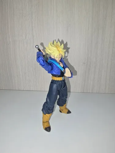 Trunks Future - S.H. Figures Bandai