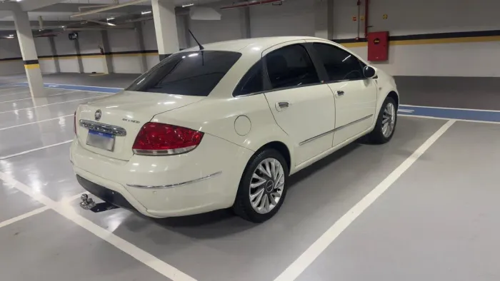 Fiat Linea Essence 1.8 Flex 16V 4P 2016
