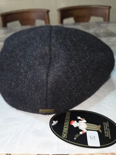 BOINA DE LÃ CHILENA , MARCA CORCEL , FORRADA , NOVA C/ ETIQUETA  , TAMANHO FLEXÍVEL  !