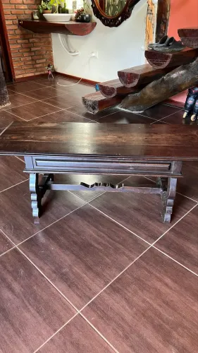 Mesa colonial de centro