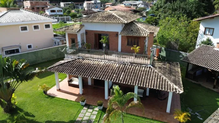 Casa de Alto Padrão à Venda no Centro de Ipiabas, Barra do Piraí, RJ 580 m²
