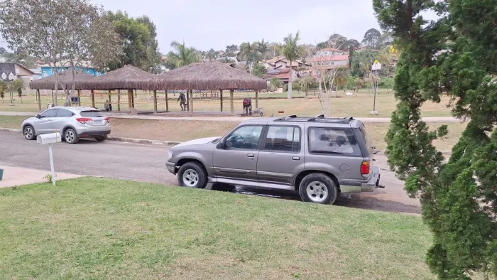 Ford Explorer XLT 4X2 4.0 V6 1997