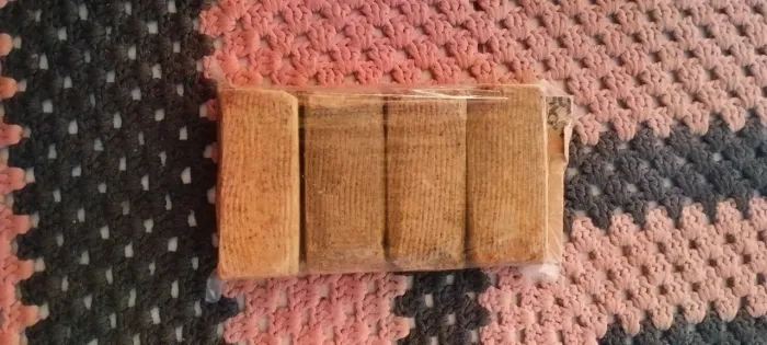 Sabão Evolução, ótimo pra lavar louças em geral, não recomendo lavar roupa ou tecido .