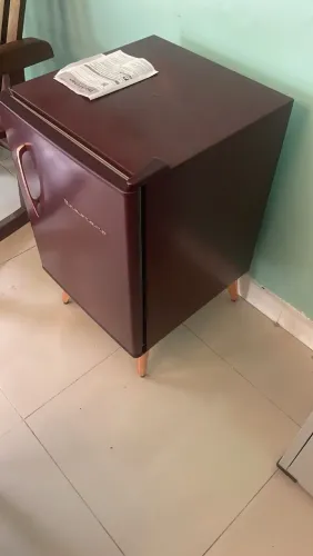 Frigobar Brastemp Retrô 76L Marsala Wine de pés dourados, em condições excepcionais!