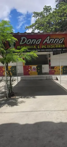 Aluga-se um BOX no PÁTIO FEIRA AREIRA BRANCA.