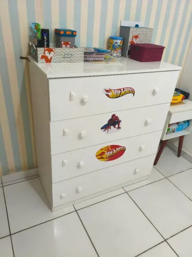 Cômoda 4 gavetas 100% MDF