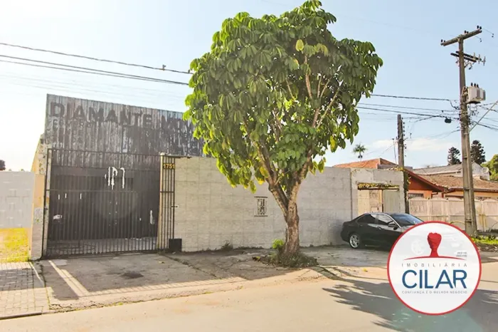 Barracão Amplo de 401m² em ZR3 Excelente Oportunidade de Investimento