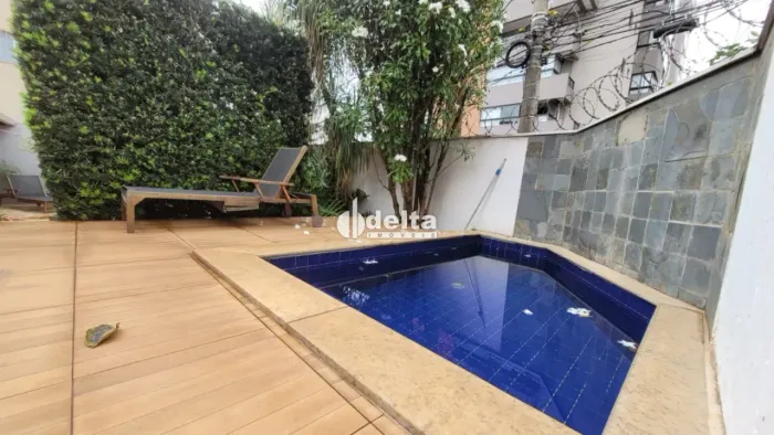 Casa com Piscina, 4 quartos sendo 2 suítes disponível para locação no bairro Cazeca em Ube