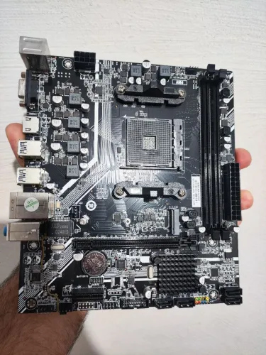 Placa mãe WPC A520 ( COM DEFEITO)