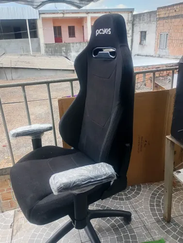 Cadeira gamer. 350. Léia