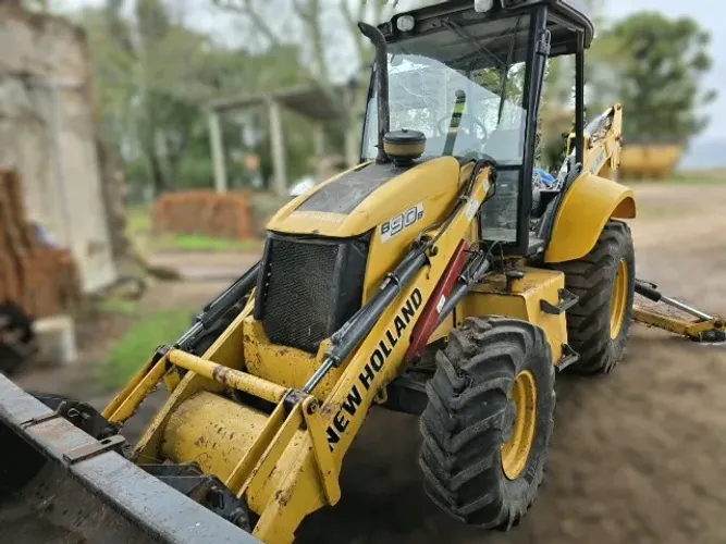 Retroescavadeira New Holland B90B
