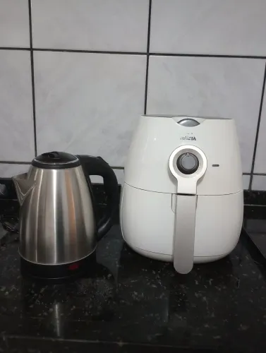 Chaleira elétrica e air fryer