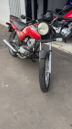 Vendo titan 99 modelo 95
