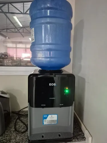 Bebedouro de mesa EOS - USADO EM ÓTIMO ESTADO