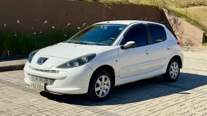 Peugeot 207 XR 1.4 Flex 8V 5P 2012