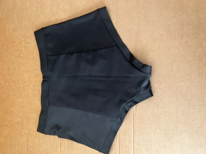 Hot Pant - Preta - Tamanho P - Carnaval