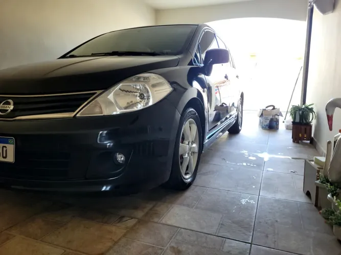 Nissan Tiida SL 1.8/1.8 Flex 16V Mec. 2012
