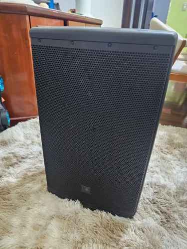 Caixa Ativa JBL EON 615 1000W - Estado De Nova + Na Caixa Original